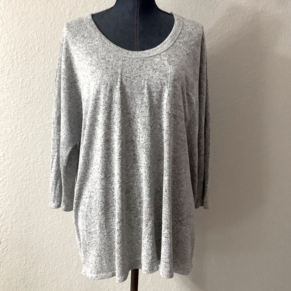 Misia Heather Gray Long Sleeve Knit Top with Button Back Women's Size 1X